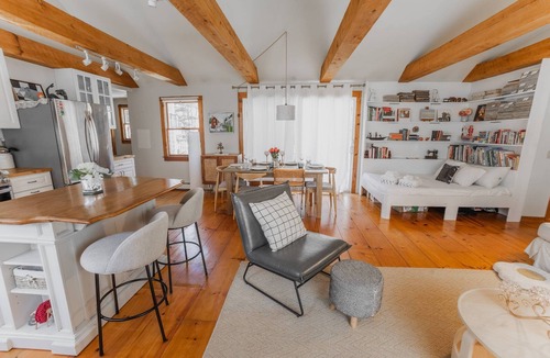 Truro House | NEW! Peaceful Truro retreat. Fire pit, outdoor shower, pet-friendly & close to Cape Cod’s beaches.