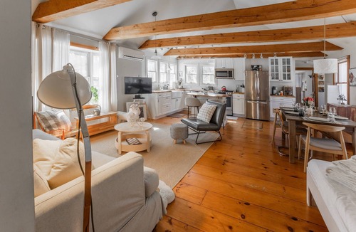 Truro House | NEW! Peaceful Truro retreat. Fire pit, outdoor shower, pet-friendly & close to Cape Cod’s beaches.