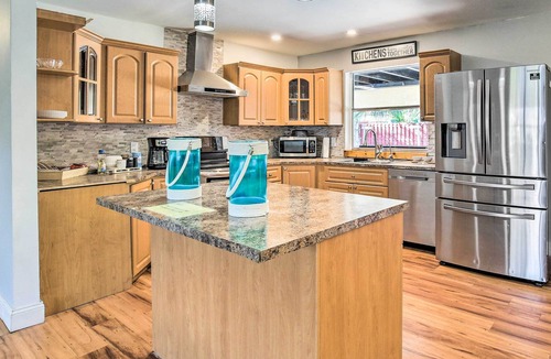 Pembroke Pines House | NEW! Pembroke Pines Place w/ Tiki Bar & Pool