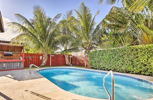 Pembroke Pines House | NEW! Pembroke Pines Place w/ Tiki Bar & Pool