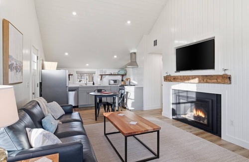 Centerville House | NEW! Prime Location, Craigville Beach Steps Away