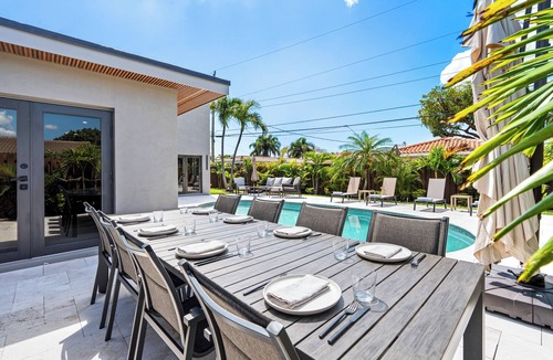 Imperial Point House | NEW Private Oasis with Pool + Sauna!
