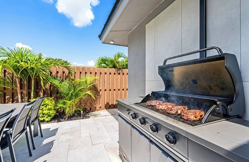 Imperial Point House | NEW Private Oasis with Pool + Sauna!
