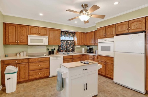 Salisbury House | NEW! Relaxing 3BR Retreat Home Near Ocean City