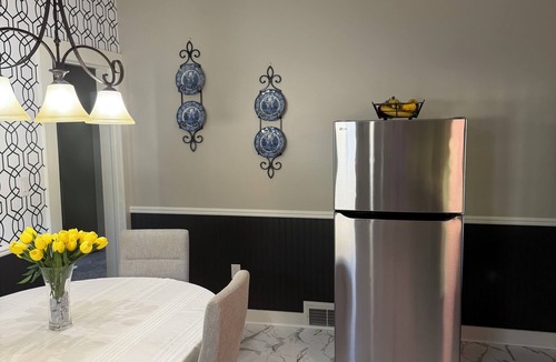Oneida House | New Remodel 3-bedroom flat in Oneida, NY with over 1,200+ square feet