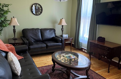 Oneida House | New Remodel 3-bedroom flat in Oneida, NY with over 1,200+ square feet