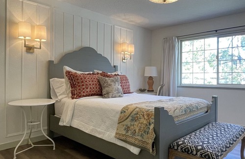 Thousand Oaks House | New Remodel Vintage Curated Canyon House w/Views