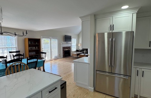 East Orleans House | New Saltwater Heated Pool & Hot Tub -Less than 5 Minutes from Nauset Beach!