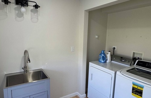 East Orleans House | New Saltwater Heated Pool & Hot Tub -Less than 5 Minutes from Nauset Beach!