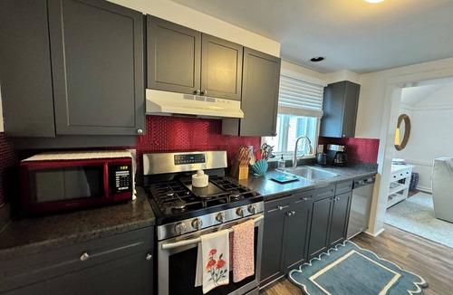 Mews Village Condo | New Seabury 2 Bedroom 2 Bathroom Close to EVERYTHING! Fireplace!