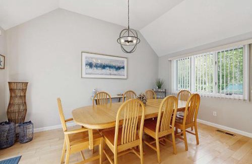 Mews Village House | New Seabury Escape