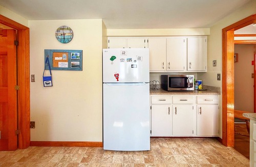 Mashpee House | New Seabury Getaway | Pond Paddles & Beach