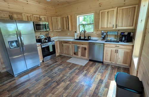 Wells House | NEW! Secluded Cabin - Hot Tub & Mountain Views