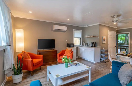 Kill Devil Hills Cottage | New Studio Charming cottage close to the beach & woods in Kill Devil Hills, NC.