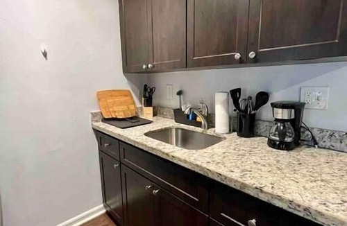 Little Haiti Apartment | New Studio cozy décor min. from beach & Wynwood