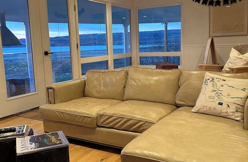 Babb Cottage | New to vacation rental lovely 3-bedroom 2 bath on Duck Lake near Glacier Park
