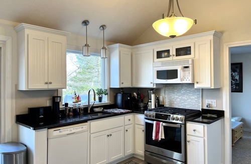 Centerville House | New Updated 3 bdrm 2 bath, light and bright home with central AC. Amazing large deck overlooking a pond. Landlord Beach pass included