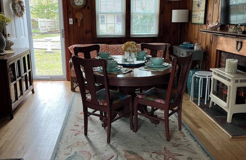 West Dennis Cottage | New updates! Relaxing cottage, Walk to Beach 10 min. to South Village Beach 🏖️