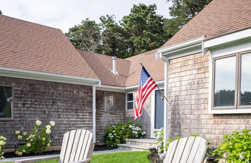 North Chatham House | New Updates, Scenic Walks to 3 Beaches, Dog Friendly, on Inviting Cul-De-Sac