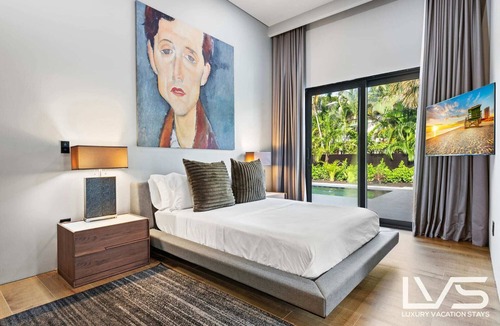 Harbor Beach Villa | NEW Villa Kasakua- LUXE Beach Villa w/ Heated Pool