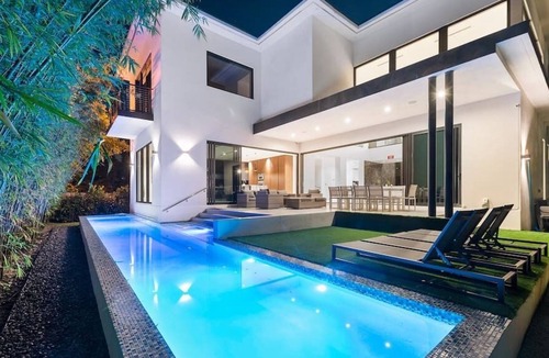 North Bay Village Villa | New Villa with Pool / GYM Sleeps 10. Must Be Seen!
