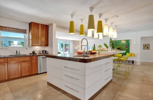 North Corals House | New! Waterfront Heated Pool, Pier, 2mi to Beach
