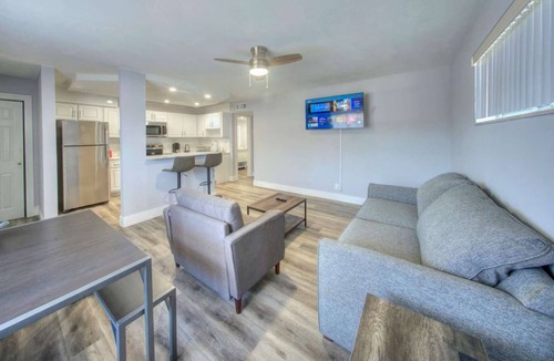 Harbordale Condo | New Waterfront Mahalo 1 BR Apt