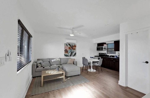 North Beach Apartment | New! Waves On Walnut # 6!