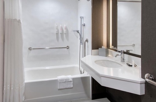 Downtown Brooklyn Hotel | New York Marriott at the Brooklyn Bridge