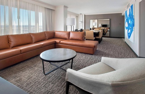 Newark Hotel | Newark Liberty International Airport Marriott