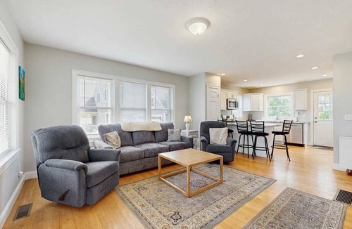 Teaticket House | Newly built bayview home, steps to dock/launch on Great Pond - small dogs OK