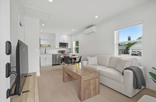 West Hills House | Newly Built Cozy Guest Suite