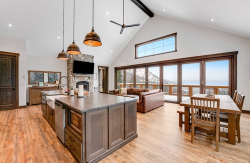 Somers House | Newly built mountain home with water views, balcony, two kitchens, & W/D