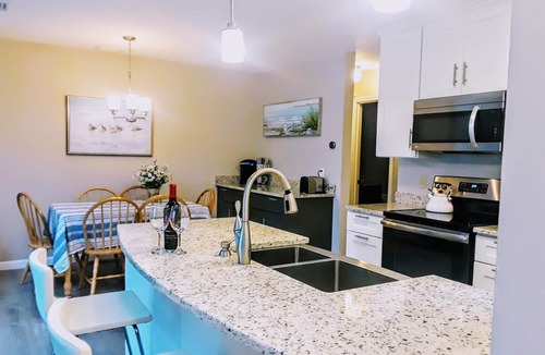 Brewster House | Newly Remodel. Ocean Edge Resort Passes. A/C all rooms. 1 King, 1 Queen & 2 Twin