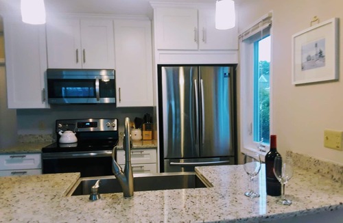 Brewster House | Newly Remodel. Ocean Edge Resort Passes. A/C all rooms. 1 King, 1 Queen & 2 Twin