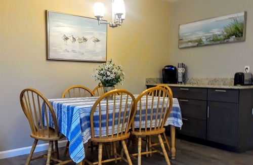 Brewster House | Newly Remodel. Ocean Edge Resort Passes. A/C all rooms. 1 King, 1 Queen & 2 Twin