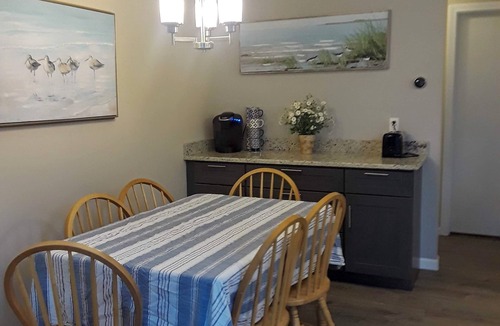Brewster House | Newly Remodel. Ocean Edge Resort Passes. A/C all rooms. 1 King, 1 Queen & 2 Twin
