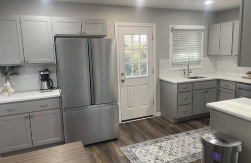 New Castle House | Newly renovated Chic & cozy 3 Bedroom Ranch house close to I-95