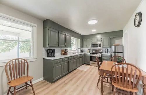 Walnut Creek House | Newly Renovated 2 Bedroom home in Amish country!