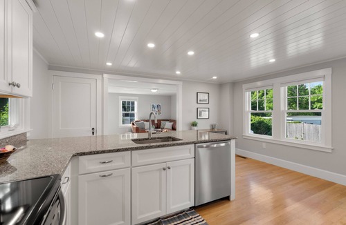 Rockport House | Newly Renovated 2BR Rockport Home w/parking Steps to Back Beach+Bearskin Neck!