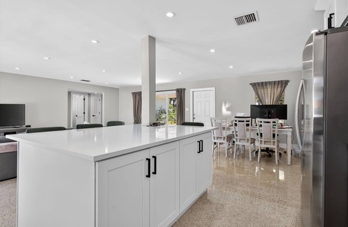 Pompano Isles House | Newly Renovated 3-Bedroom House with Pool on the Water in Pompano Beach