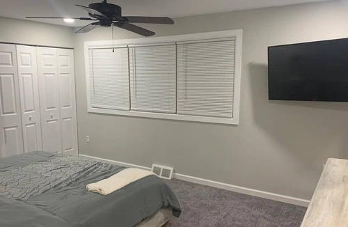 Wilmington House | Newly Renovated 4 bedroom home W/big yard and driveway