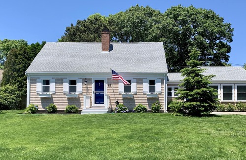 East Falmouth House | Newly renovated 4 bedroom Cape! Walk to private pool, close to beach!