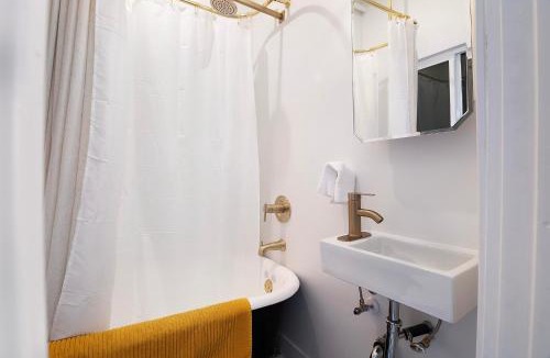 Downtown Apartment | Newly Renovated Glendale Studio - #203