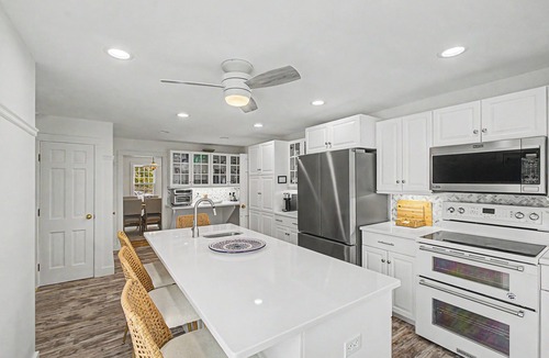 West Barnstable House | Newly renovated home w/Saltwater Pool Near Sandy Neck, sleeps 10!