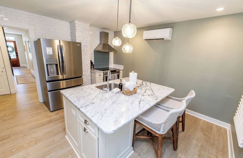 Murray Hill House | Newly renovated in DTA w parking