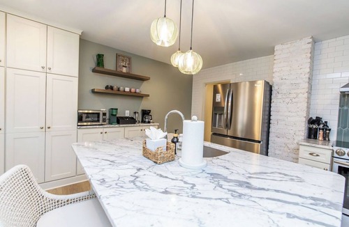 Murray Hill House | Newly renovated in DTA w parking