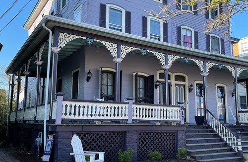 Cape May Apartment | Newly renovated Kitchen, 1 block from the Beach-1st Floor-Linens&Towels included