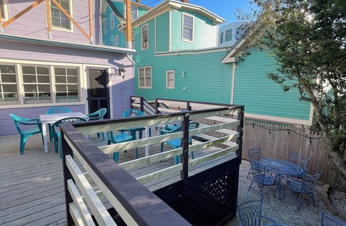 Cape May Apartment | Newly renovated Kitchen, 1 block from the Beach-1st Floor-Linens&Towels included