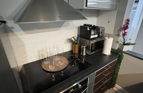 South Pointe House | Newly renovated One bedroom minutes from Down Town.